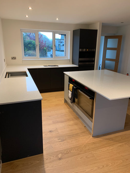 Crystal White Quartz Kitchen Island Worktop