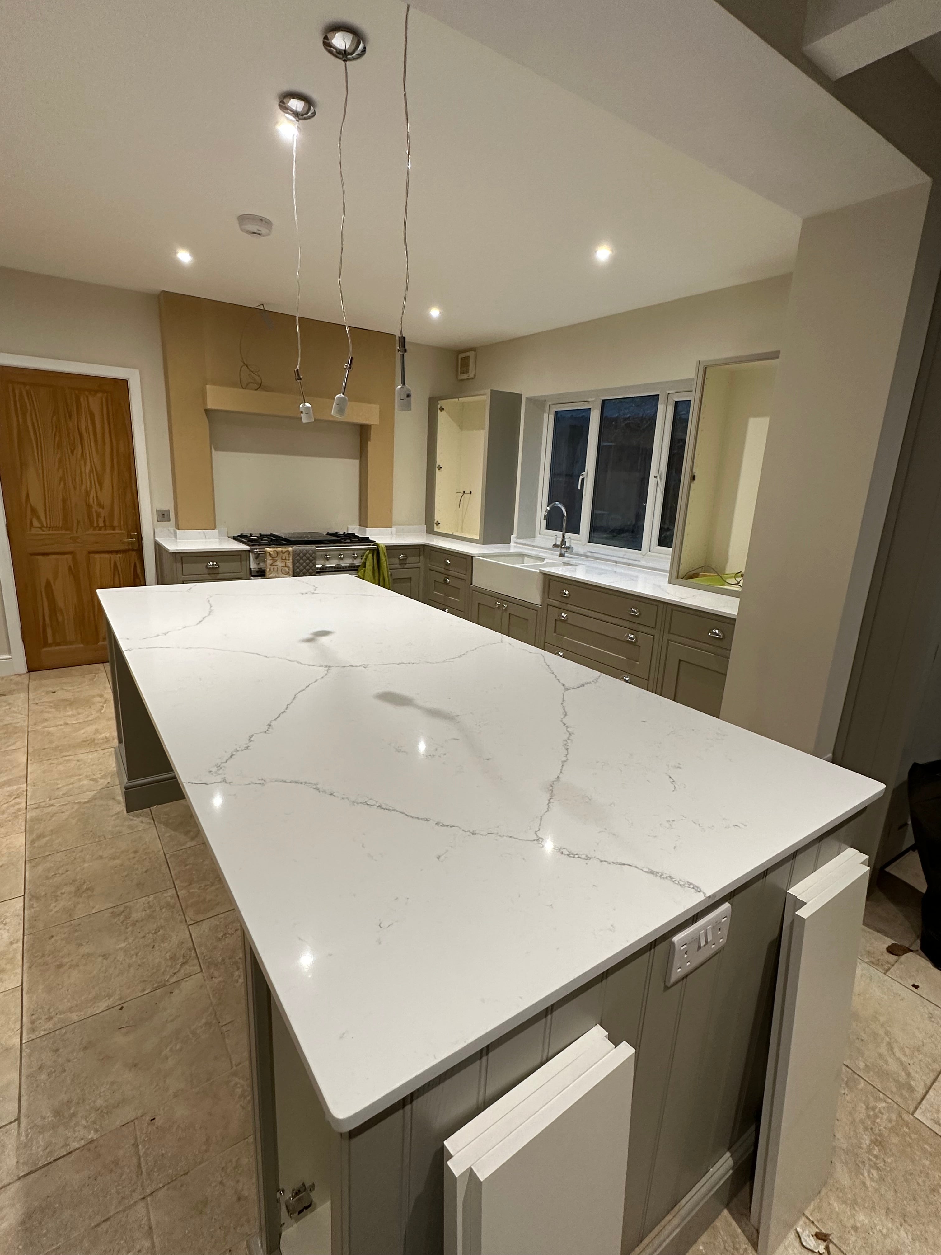 Carrara Misterio Quartz Kitchen Island Worktop