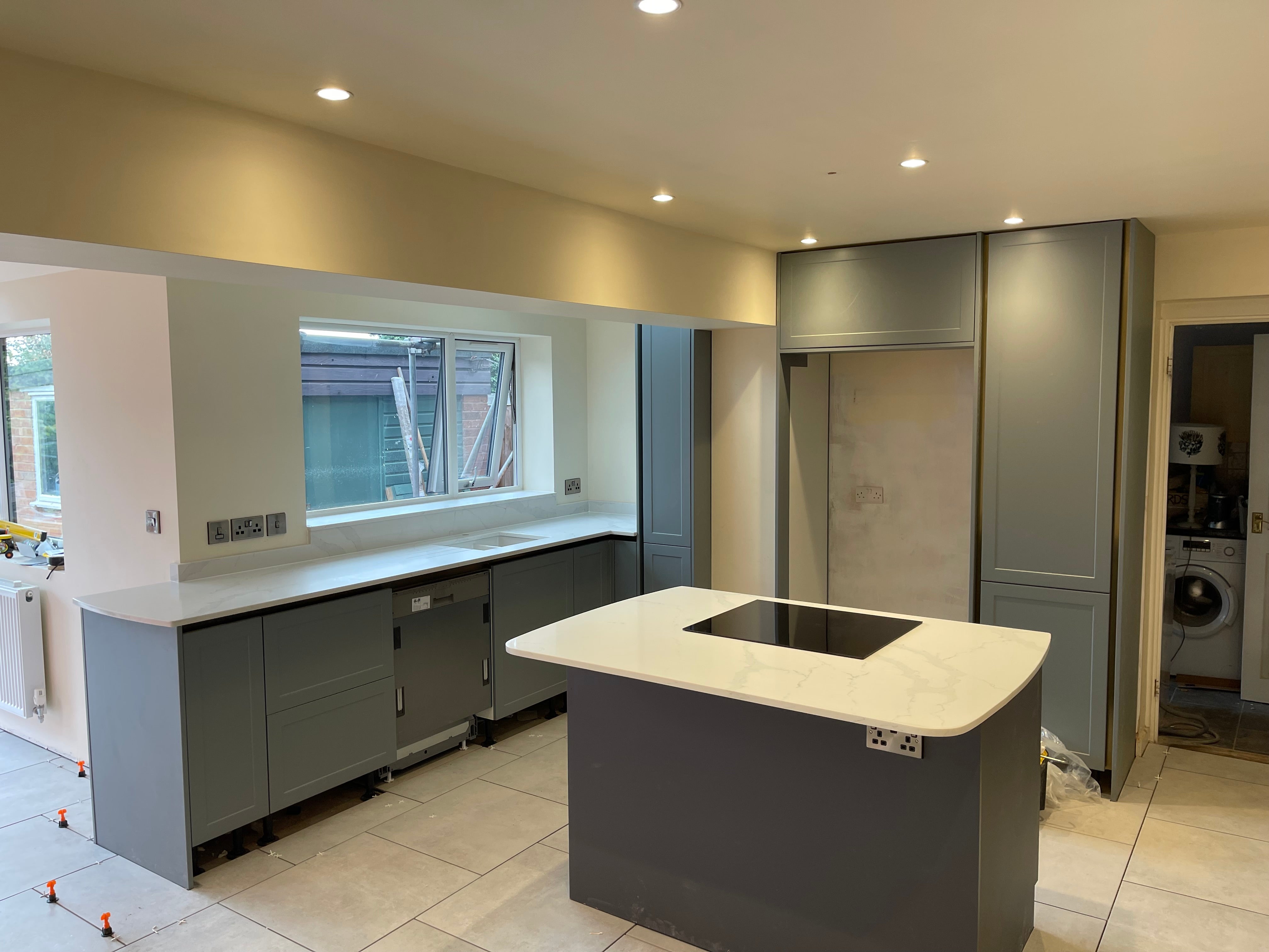 Calacatta Vicente Quartz Kitchen Island Worktop